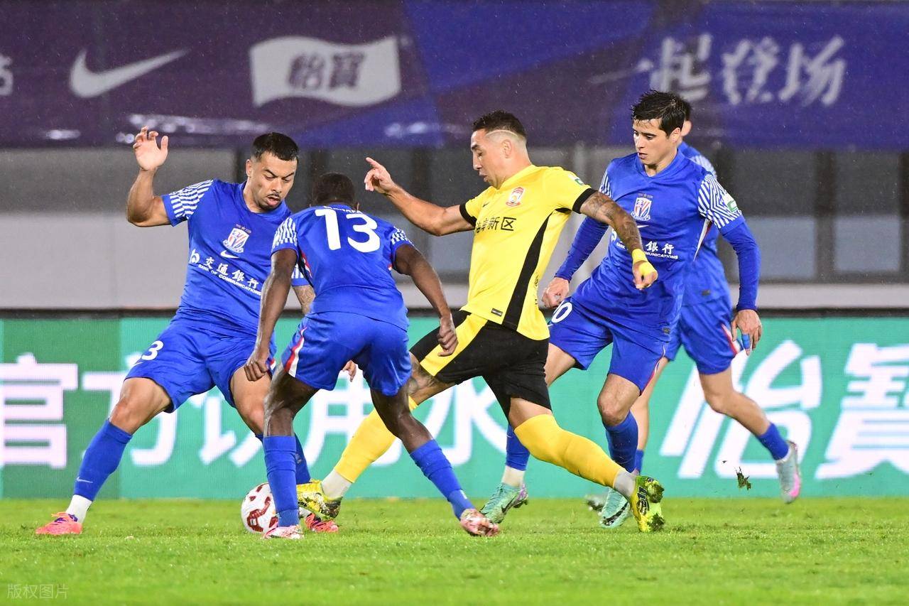 关于西汉姆迎亚冠关键赛；赛前遗憾出局；悬念犹存；纪律约束更严格的信息