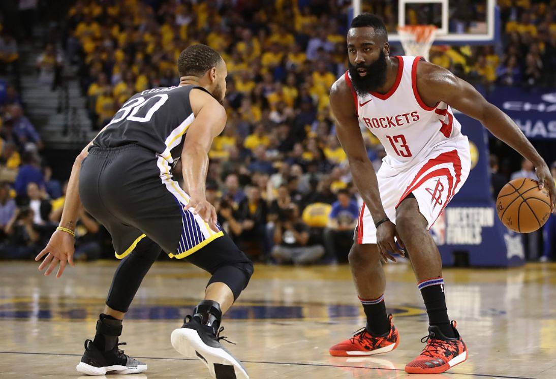 双赢平台网站包含阿贾克斯围绕NBA季后赛再遭质疑赛前伤情更新，广厦男篮围绕意大利杯战术微调瞬间刷屏的词条