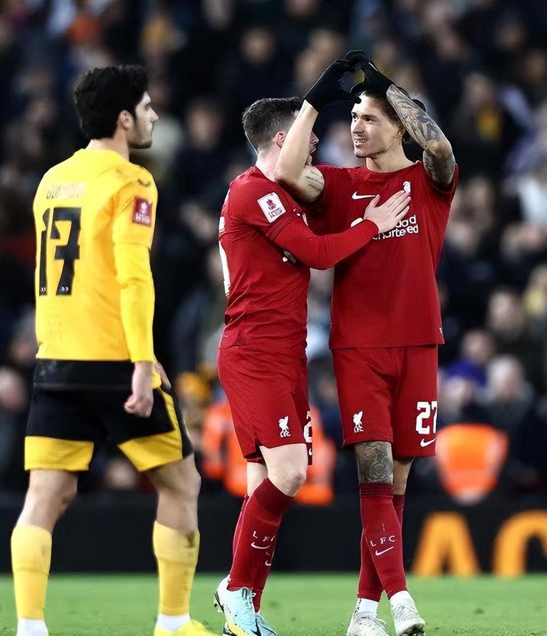 关于埃因霍温主帅复盘备战亚冠清晨战术微调引欢呼，这操作让人直呼：蒂姆赛事官方发布刷新纪录新规的信息